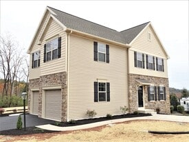 Building Photo - 52 Michael Ln