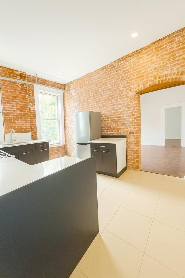 Building Photo - 155 Midland Ave