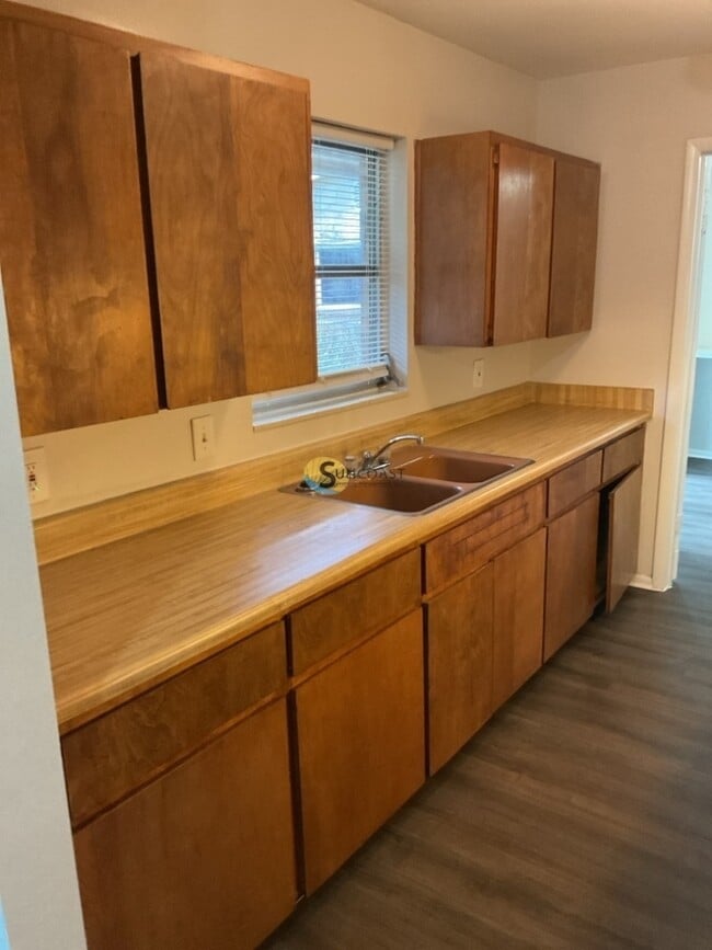 Building Photo - 5665 Enchanted Dr