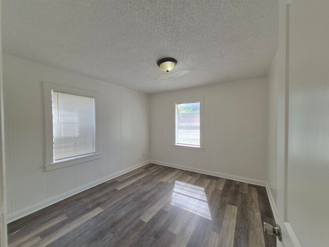 Building Photo - 2100 Riverside Blvd