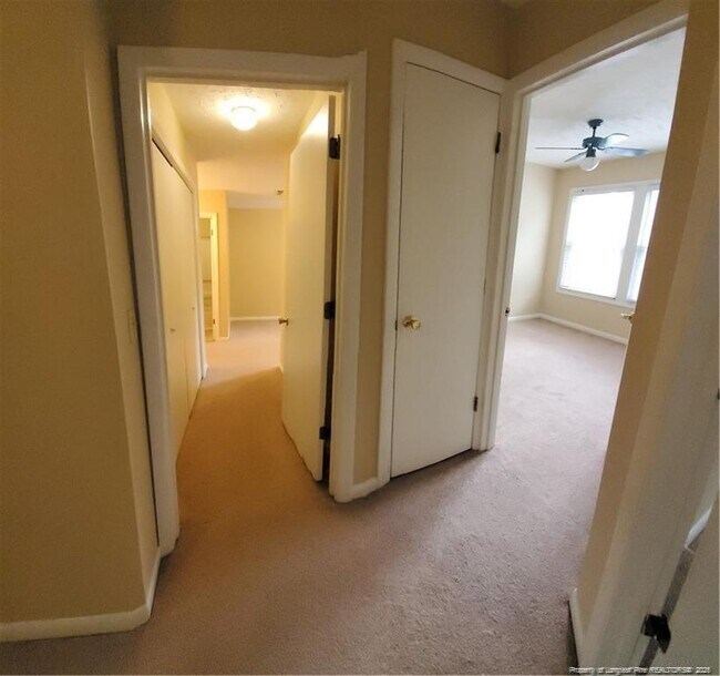 Building Photo - 1010 Brookhollow Dr