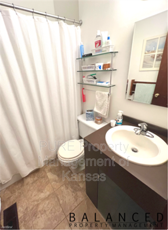 Building Photo - 4870 SW Skyline Pkwy