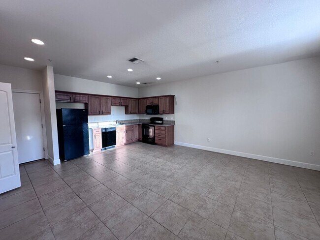 Building Photo - 165 Lancaster Dr