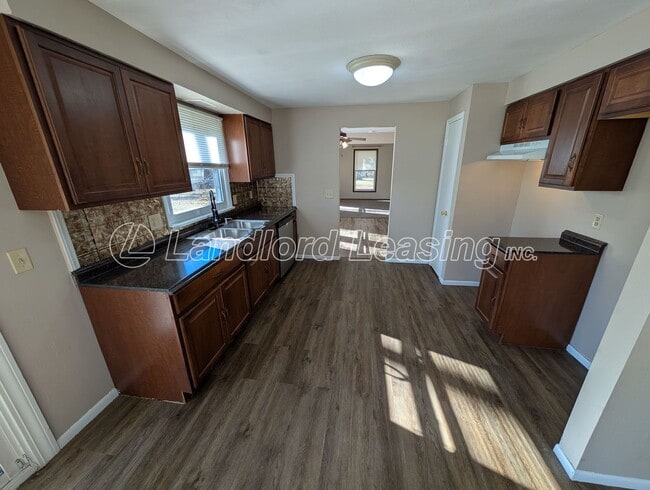 Building Photo - Spacious 4-Bedroom Colonial on Beautiful W...