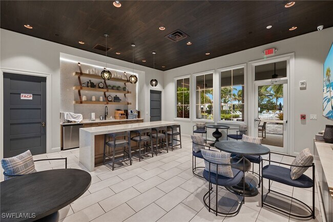 Building Photo - 8880 Redonda Dr