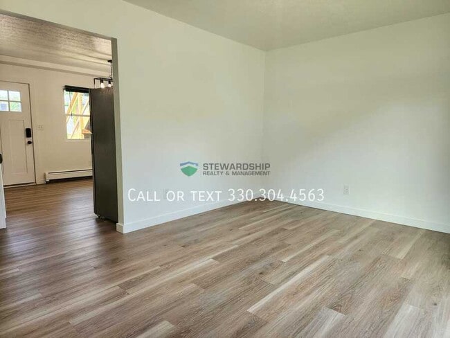 Building Photo - 5031 Massillon Rd