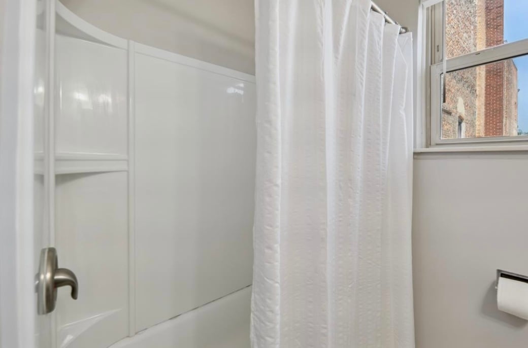 Building Photo - 100 S Ann Arbor St