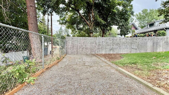 Building Photo - 705 N A St