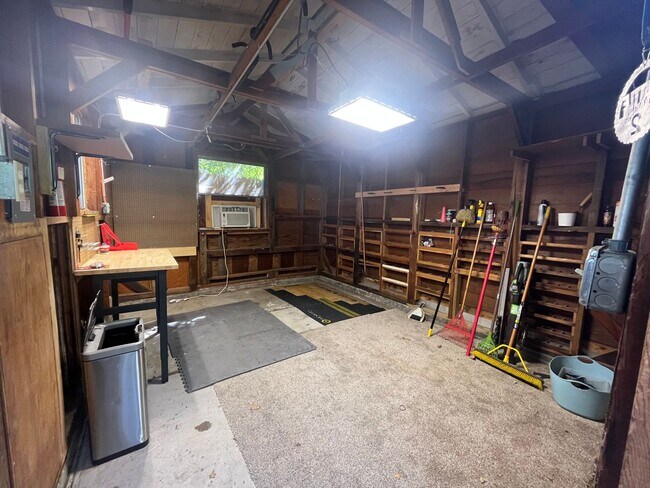 Building Photo - Beautiful 2bed 1bath home in Downtown Sacramento