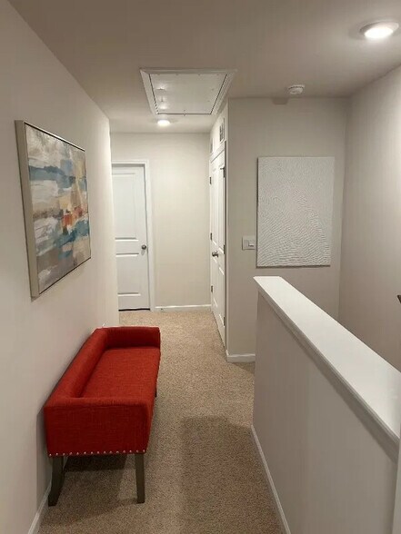 Building Photo - Room in Townhome on Murray Br Dr