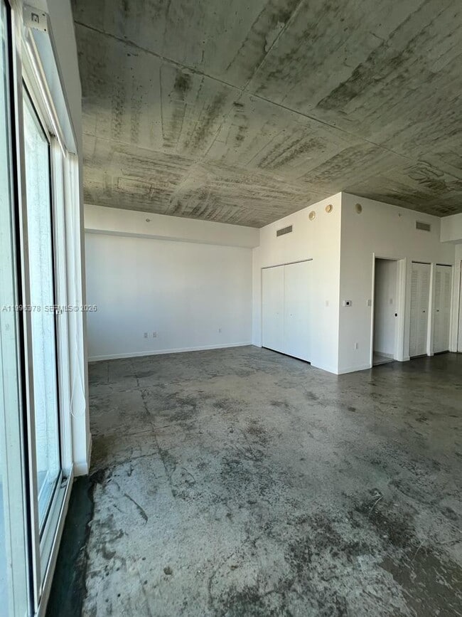 Building Photo - 133 NE 2nd Ave