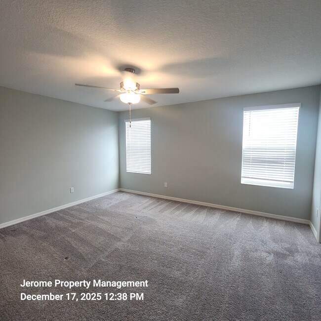 Building Photo - 2546 Leonia Ln