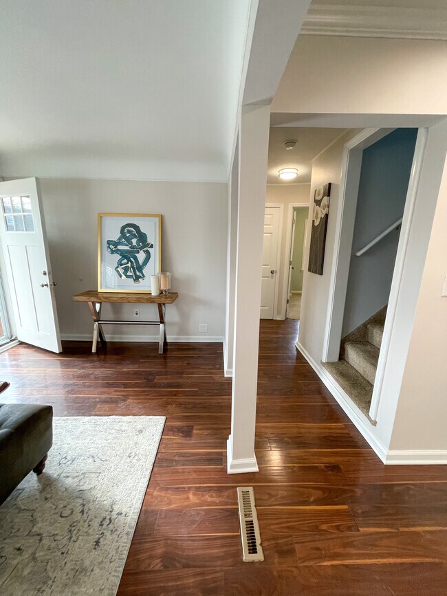 Building Photo - 426 Hillcrest Ave