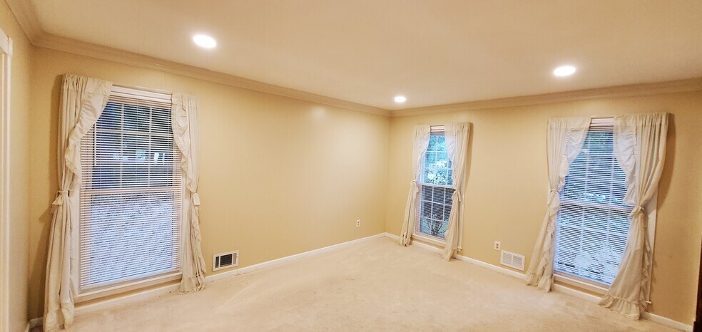 Building Photo - 3820 E Carlyle Ct