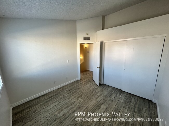 Building Photo - 3/2 Chandler Townhome *NEW* Paint & *NO* C...