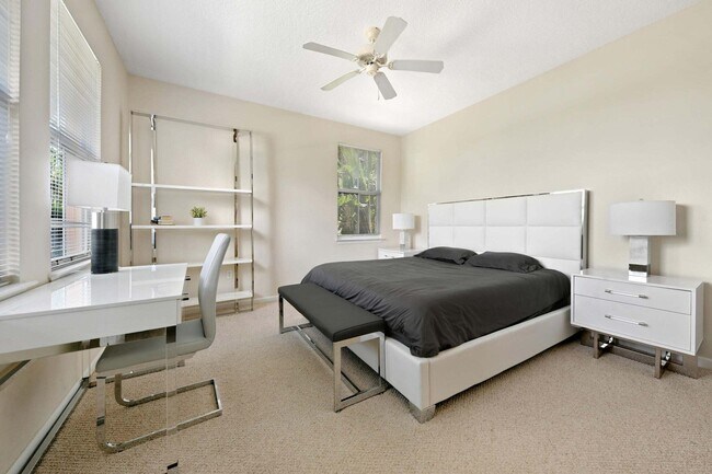 Building Photo - 2052 Alta Meadows Ln