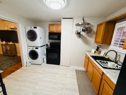 Building Photo - 998 N 6th St