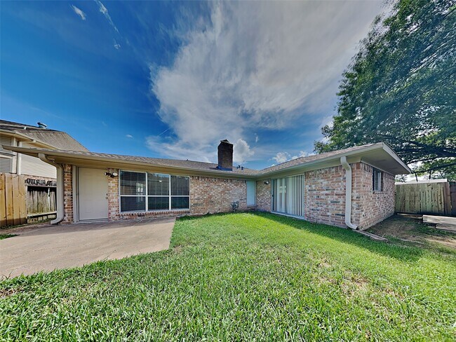 Building Photo - 16007 Brookford Dr