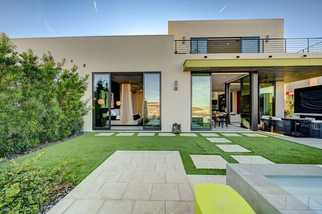 Building Photo - Amazing Golf Course and Las Vegas Valley V...