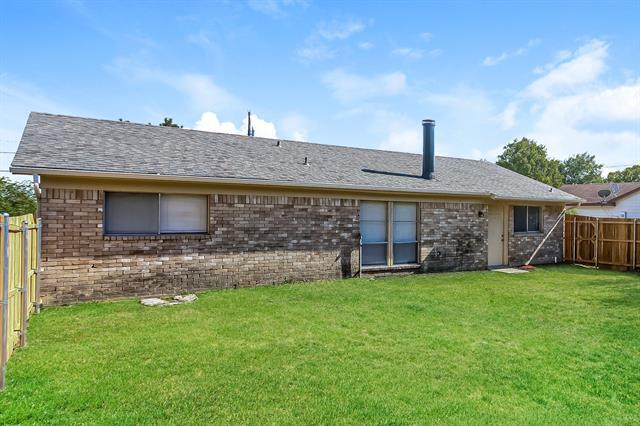 Building Photo - 352 Lakeside Dr
