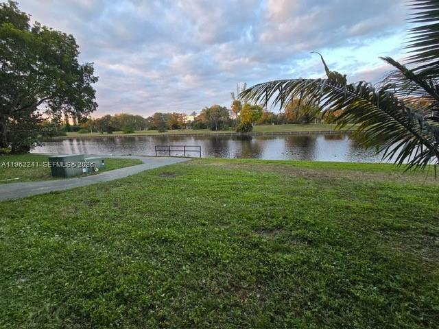 Building Photo - 3750 Inverrary Dr