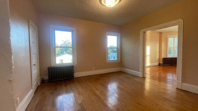 Building Photo - 33 Hollander St