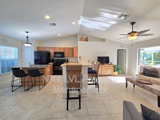 Building Photo - 1243 NW 22nd Ave