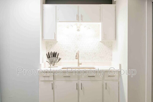 Building Photo - 14 Lieutenant St