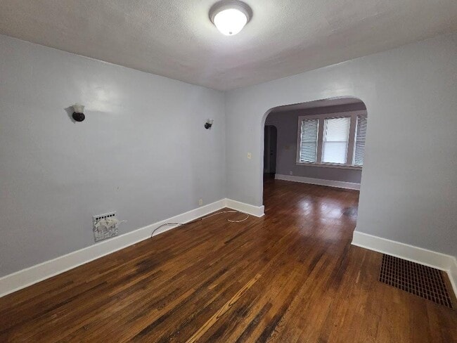 Building Photo - 416 Boyden St