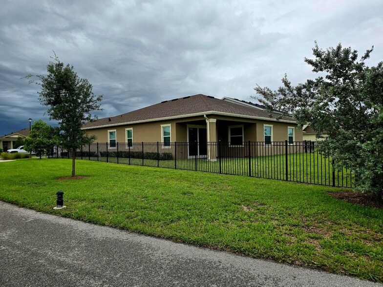 Building Photo - 1083 Tangled Orchard Tr