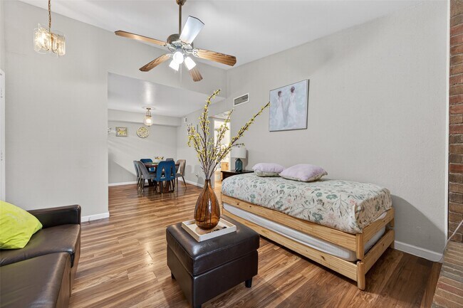 Building Photo - 10555 Turtlewood Ct