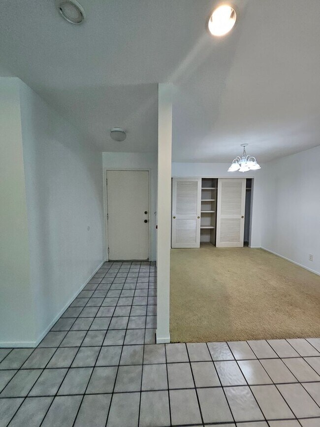 Building Photo - Beautiful 4 Bedroom 2 Bath House