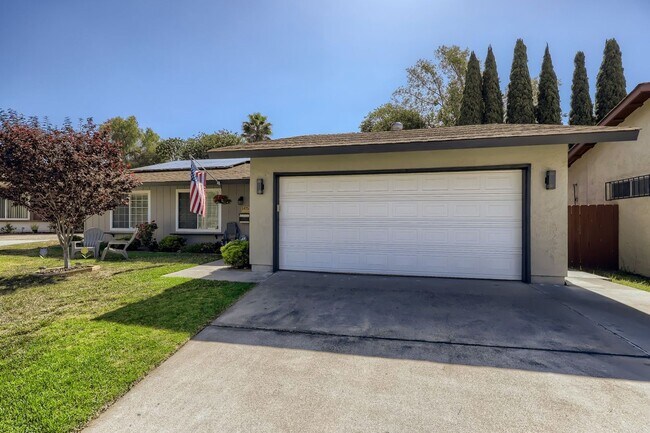 Primary Photo - Charming 3-Bedroom, 2-Bath Home in a Cul-d...