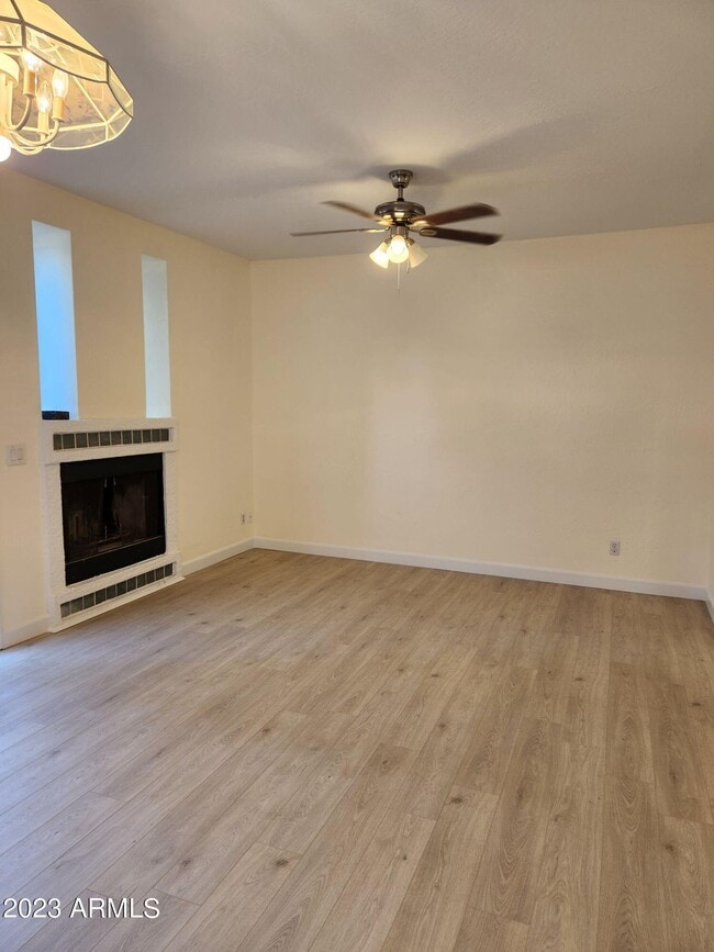 Building Photo - 500 N Roosevelt Ave