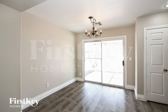Building Photo - 7908 Pale Rider St