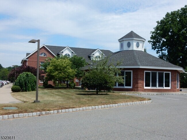 Building Photo - 28 Jane Dr