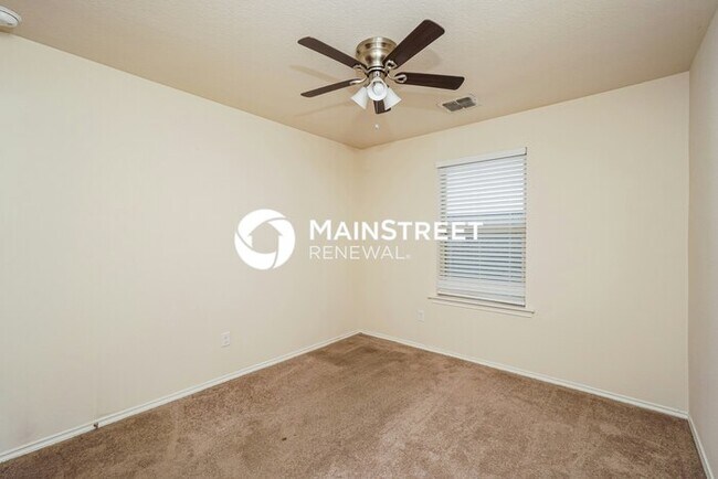 Building Photo - 3 Bedroom Pet-Friendly Home in New Braunfels, TX with Main Street Renewal
