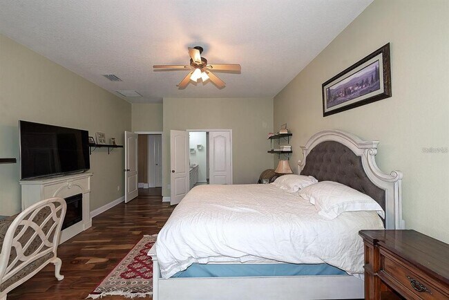 Building Photo - 5050 Silver Charm Terrace