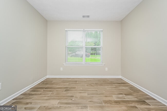 Building Photo - 350 Summer Hill Cir