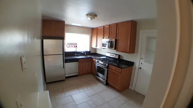 Building Photo - 2950 W Arthur Ave