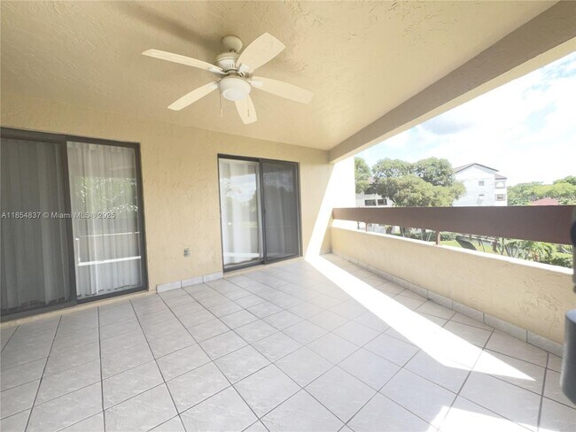 Building Photo - 9255 SW 125th Ave
