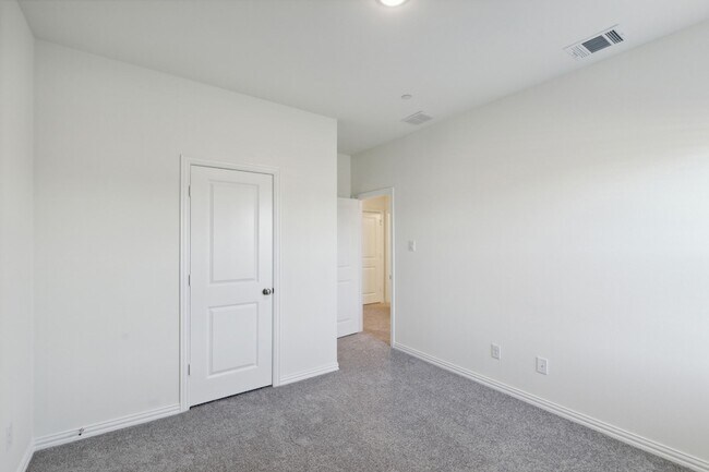 Building Photo - 3765 Pierce Ln