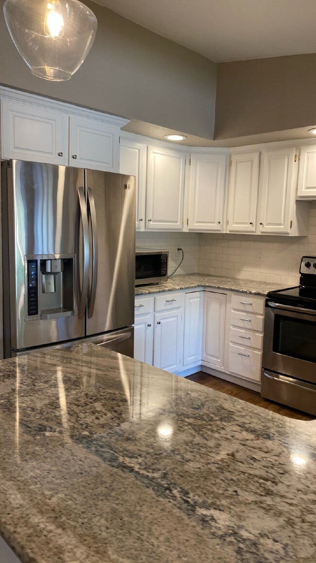 Building Photo - Westside White Buffalo