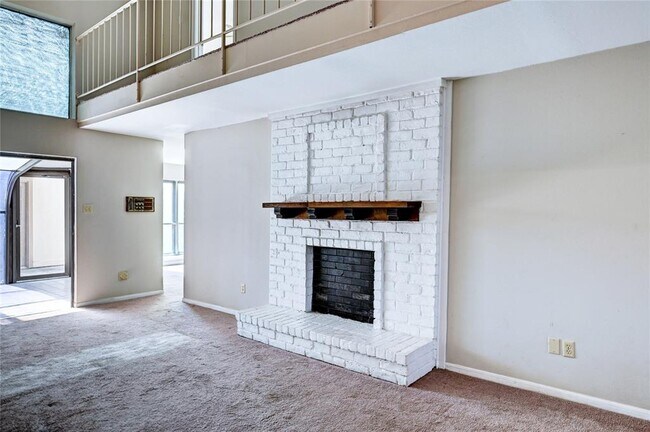 Building Photo - 2610 Princess Ln