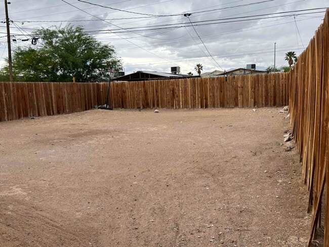 Building Photo - 1036 Miller Ave