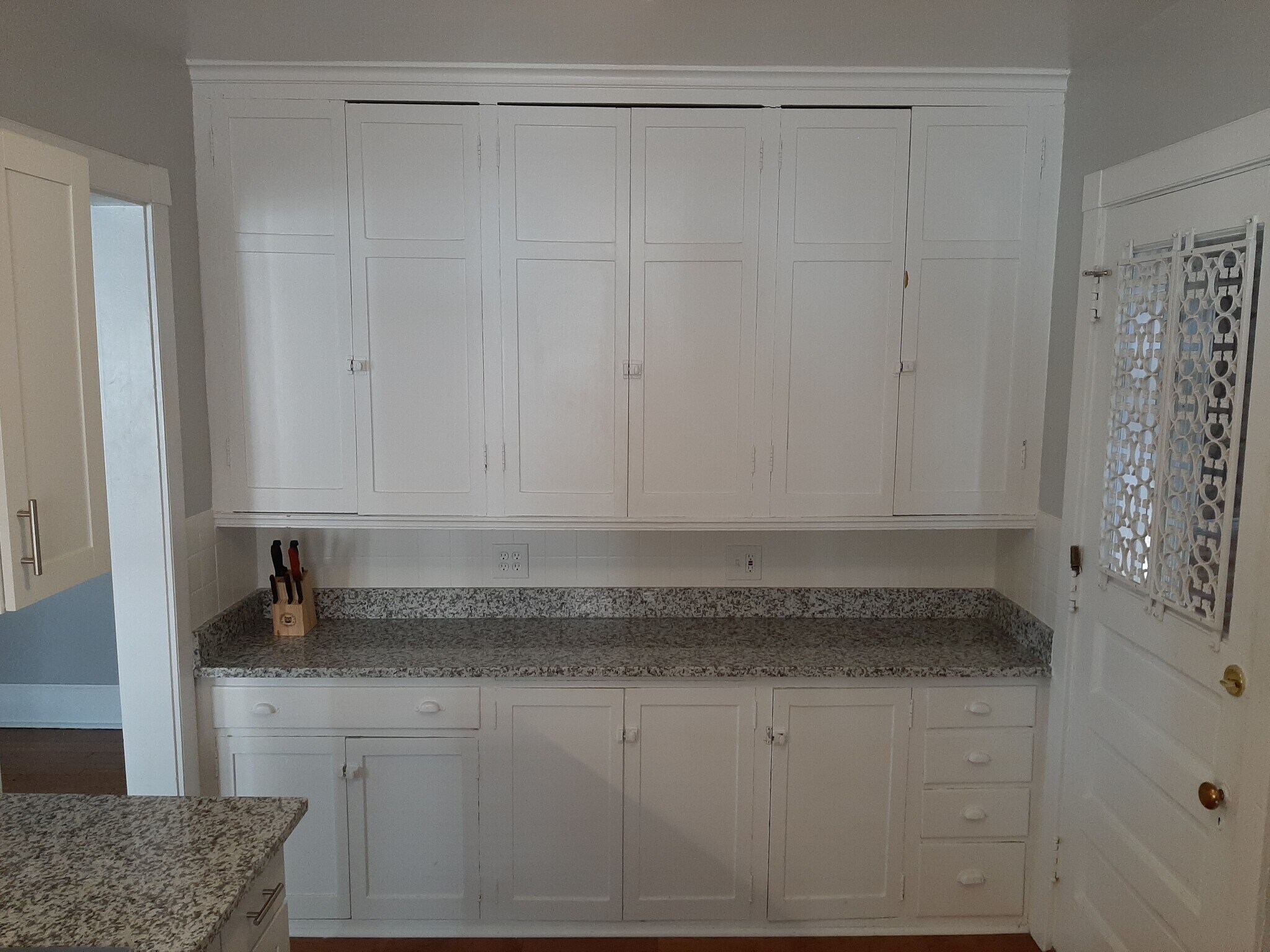 Building Photo - 15103 Lake Ave