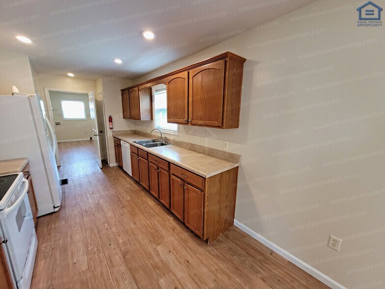 Building Photo - 511 Forrest Cove Ln