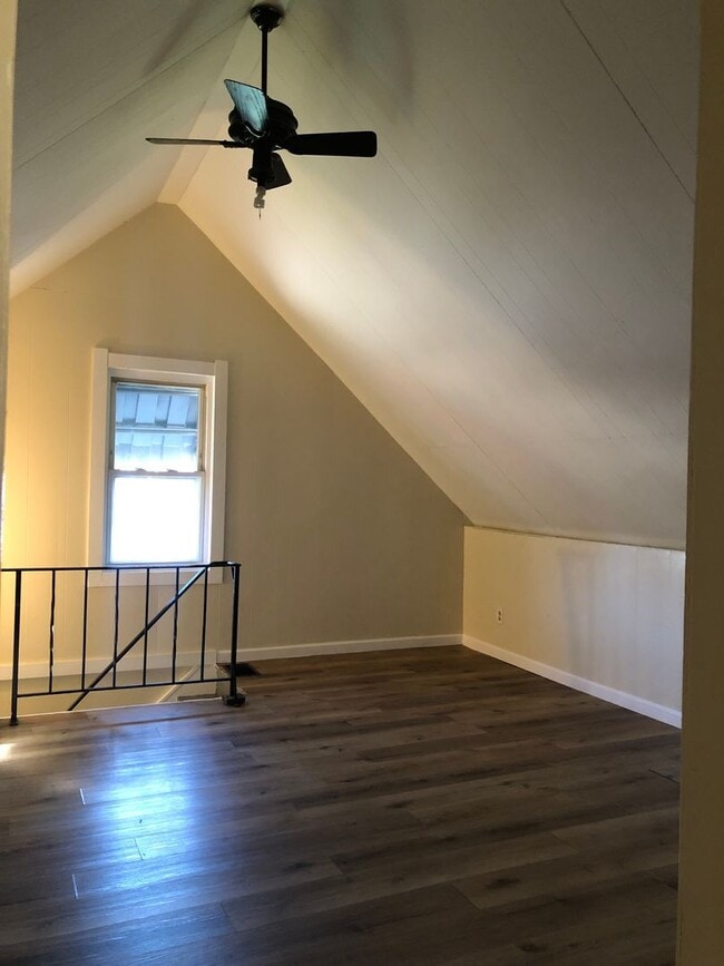 Building Photo - NEW ON THE MARKET - 3 Bed, 1 Bath