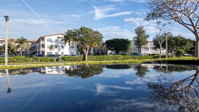 Building Photo - 130 Brighton Dr