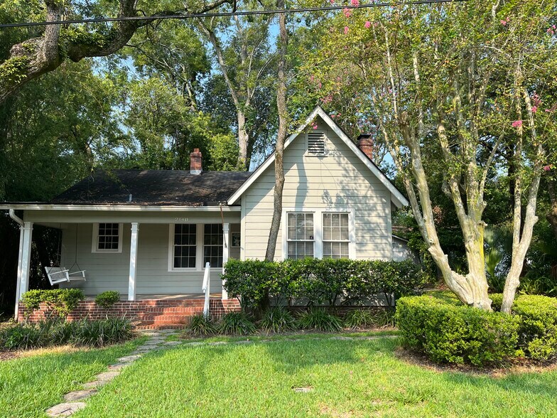 Primary Photo - 2140 Arcadia Pl